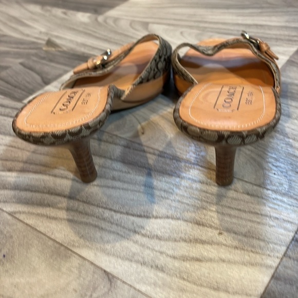 Coach Signature Tan Logo Sandal size 7.5 Made in Italy - Picture 3 of 10